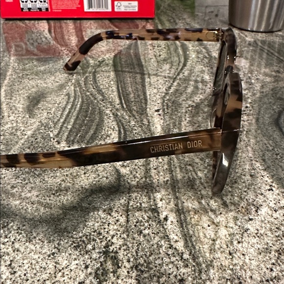 Christian Dior Tortoise Shell Sunglasses with case - Picture 2 of 4